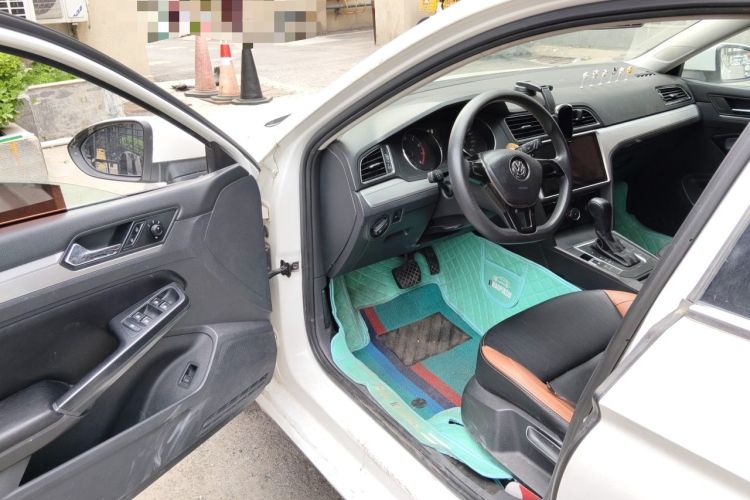 Used Volkswagen Lamando 2015 230TSI DSG Fashion Edition Driver Seat