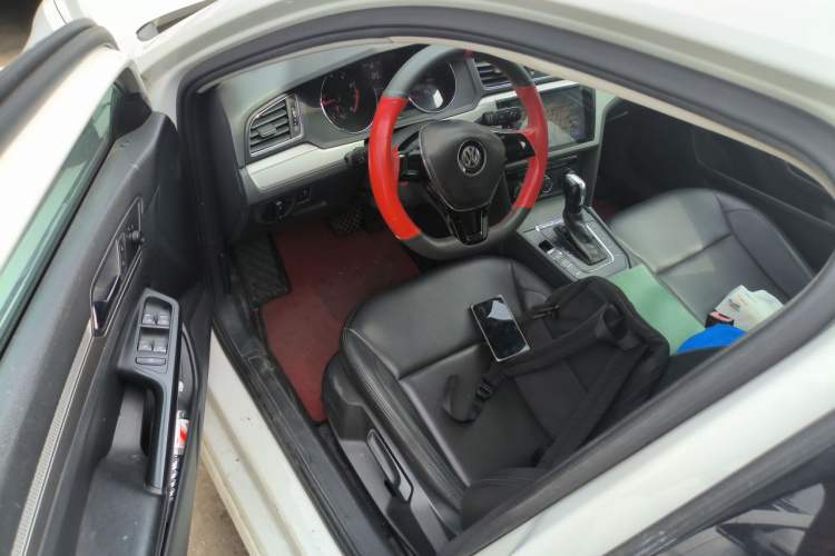 Used Volkswagen Lamando 2015 230TSI DSG Fashion Edition Driver Seat