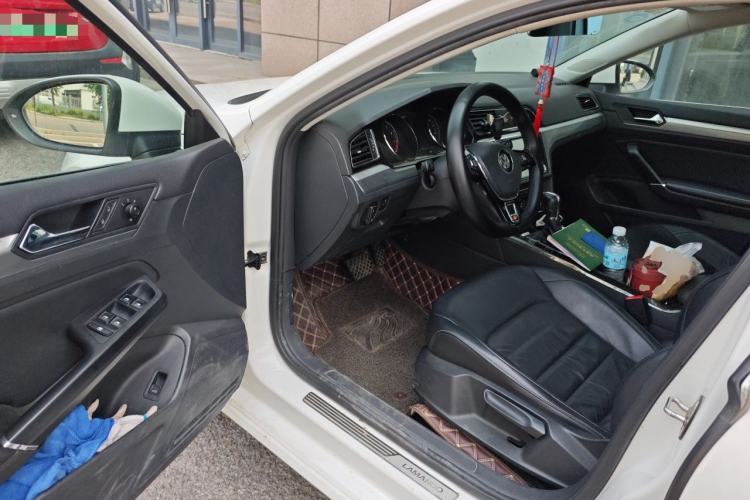 Used Volkswagen Lamando 2015 280TSI DSG Comfort Edition Driver Seat