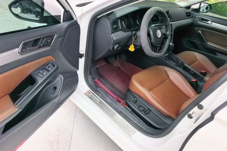 Used Volkswagen Lamando 2015 230TSI DSG Fashion Edition Driver Seat