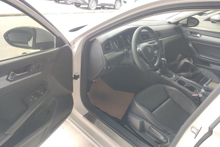 Used Volkswagen Lamando 2015 230TSI DSG Fashion Edition Driver Seat