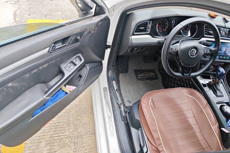 Used Volkswagen Lamando 2015 280TSI DSG Comfort Edition Driver Seat
