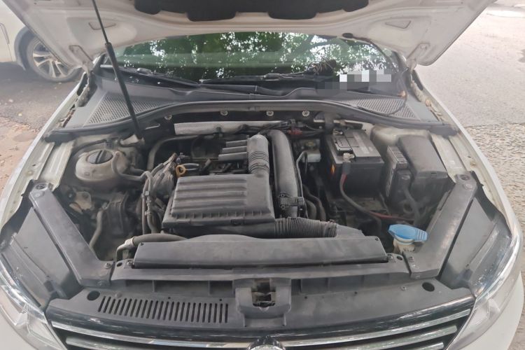 Used Volkswagen Lamando 2015 280TSI DSG Comfort Edition Engine Bay