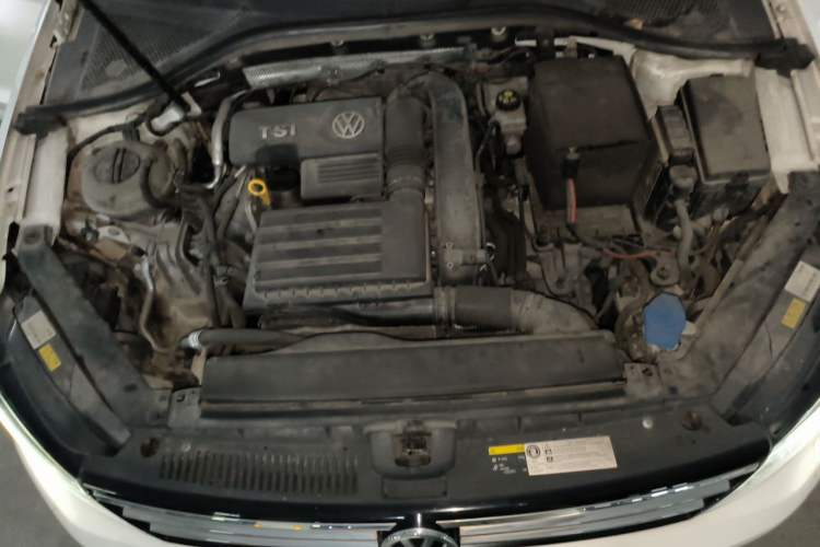 Used Volkswagen Lamando 2015 280TSI DSG Luxury Edition Engine Bay