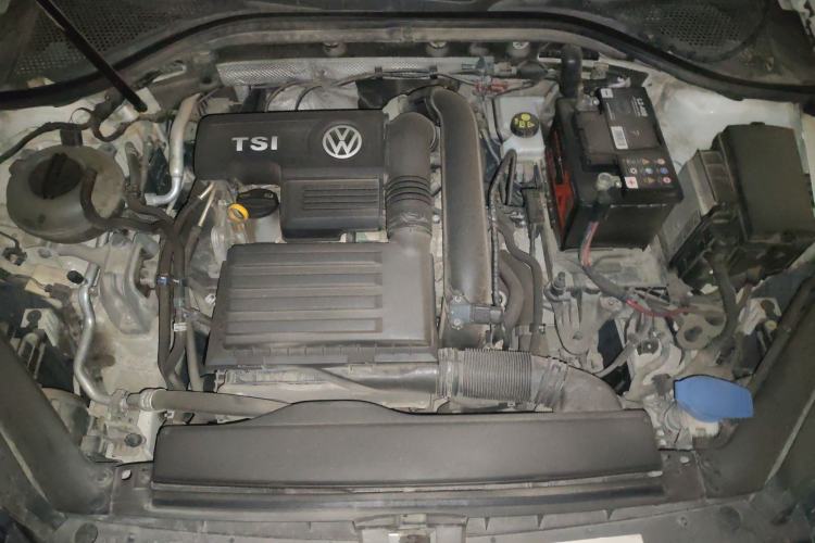 Used Volkswagen Lamando 2015 230TSI DSG Fashion Edition Engine Bay