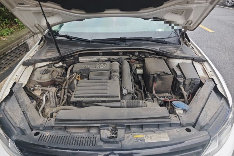 Used Volkswagen Lamando 2015 280TSI DSG Comfort Edition Engine Bay