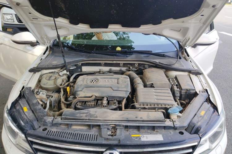 Used Volkswagen Lamando 2015 330TSI DSG Luxury Edition Engine Bay