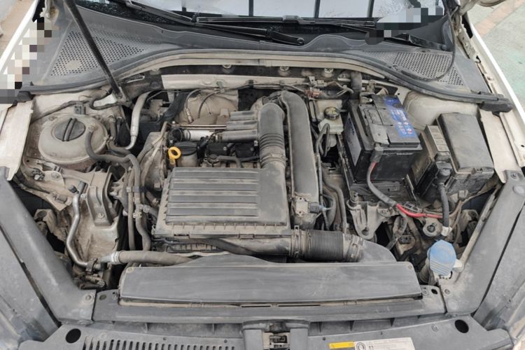 Used Volkswagen Lamando 2015 280TSI DSG Comfort Edition Engine Bay