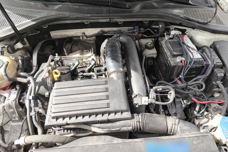 Used Volkswagen Lamando 2015 280TSI Manual Comfort Edition Engine Bay