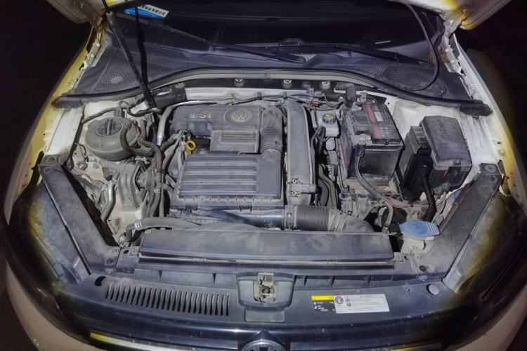 Used Volkswagen Lamando 2015 230TSI DSG Fashion Edition Engine Bay
