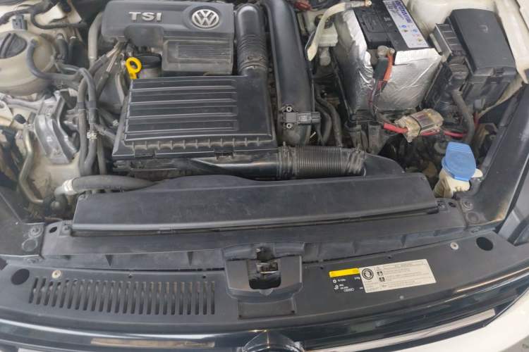 Used Volkswagen Lamando 2015 230TSI DSG Fashion Edition Engine Bay