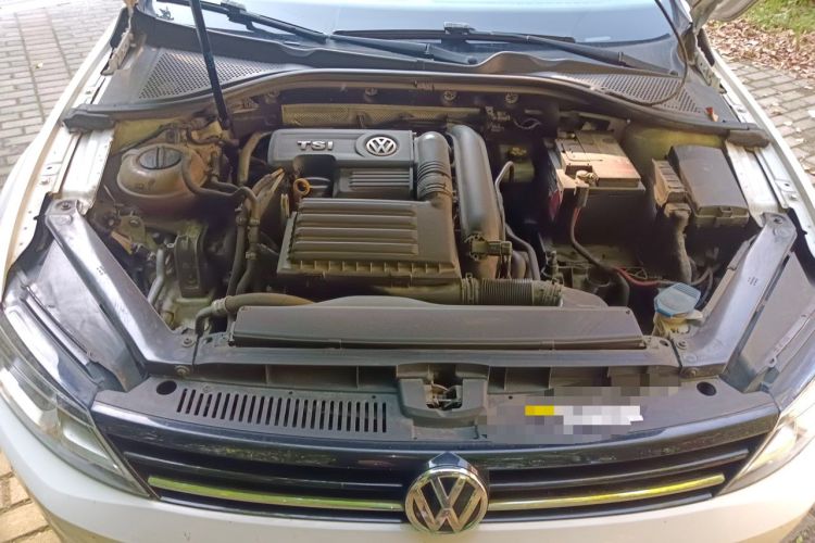 Used Volkswagen Lamando 2015 230TSI DSG Fashion Edition Engine Bay