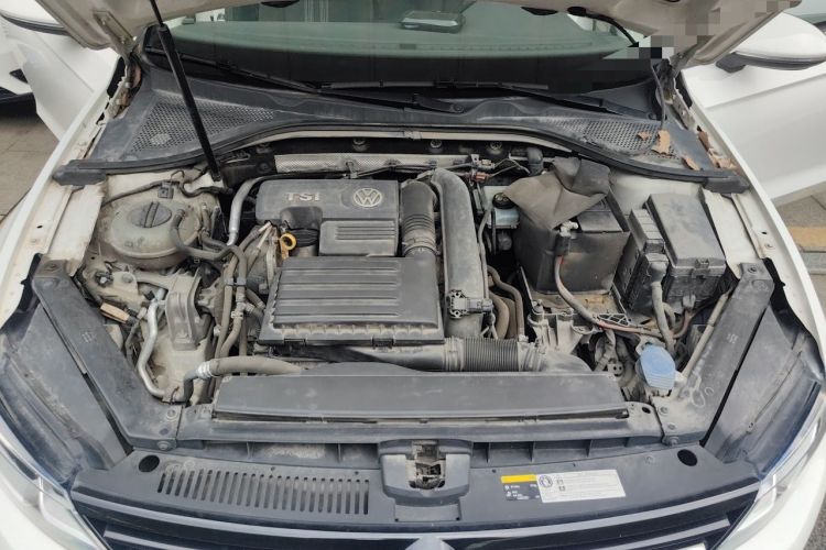 Used Volkswagen Lamando 2015 230TSI Manual Trend Edition Engine Bay