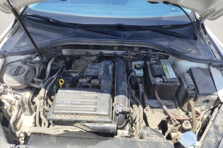 Used Volkswagen Lamando 2015 280TSI DSG Comfort Edition Engine Bay