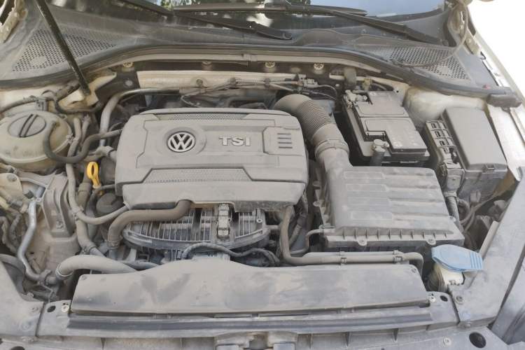 Used Volkswagen Lamando 2015 330TSI DSG Luxury Edition Engine Bay