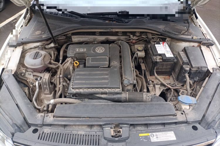 Used Volkswagen Lamando 2015 230TSI DSG Fashion Edition Engine Bay