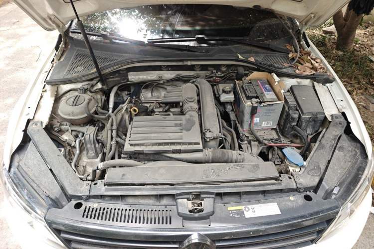 Used Volkswagen Lamando 2015 230TSI DSG Fashion Edition Engine Bay