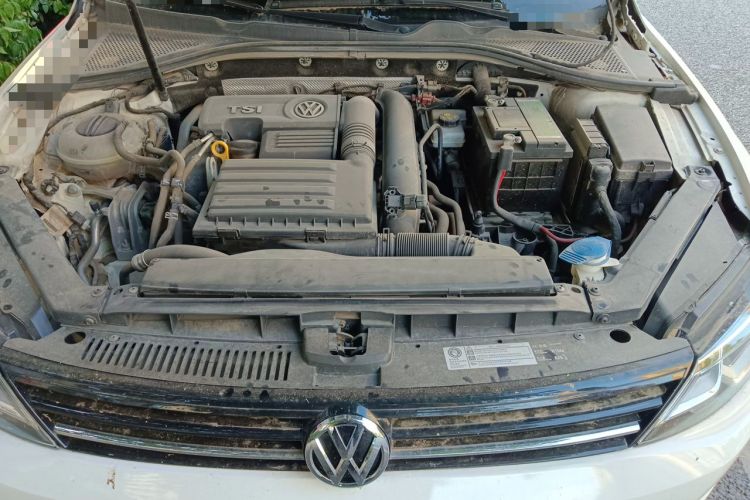 Used Volkswagen Lamando 2015 230TSI DSG Fashion Edition Engine Bay