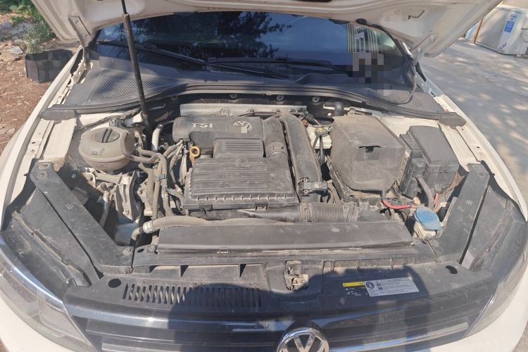 Used Volkswagen Lamando 2015 280TSI Manual Comfort Edition Engine Bay