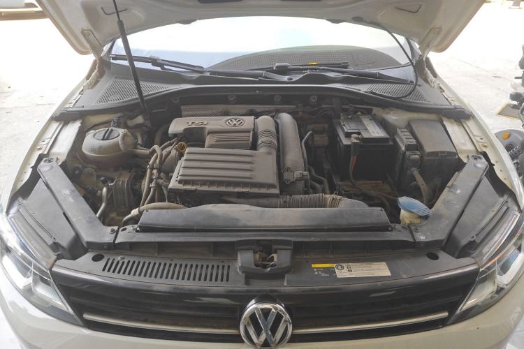 Used Volkswagen Lamando 2015 230TSI DSG Fashion Edition Engine Bay