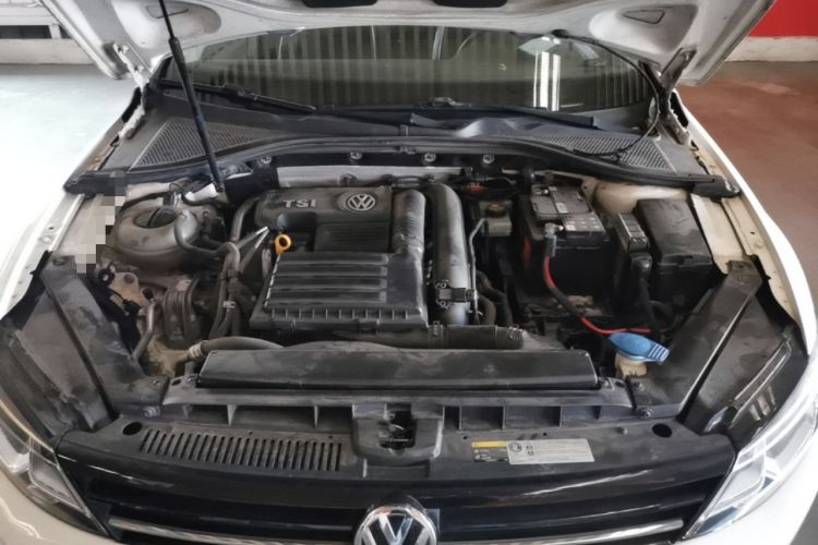 Used Volkswagen Lamando 2015 230TSI DSG Fashion Edition Engine Bay
