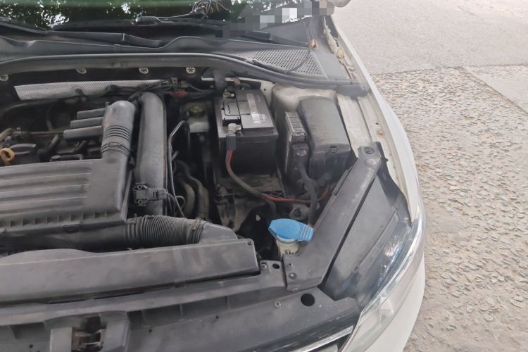 Used Volkswagen Lamando 2015 280TSI DSG Comfort Edition Engine Bay Left