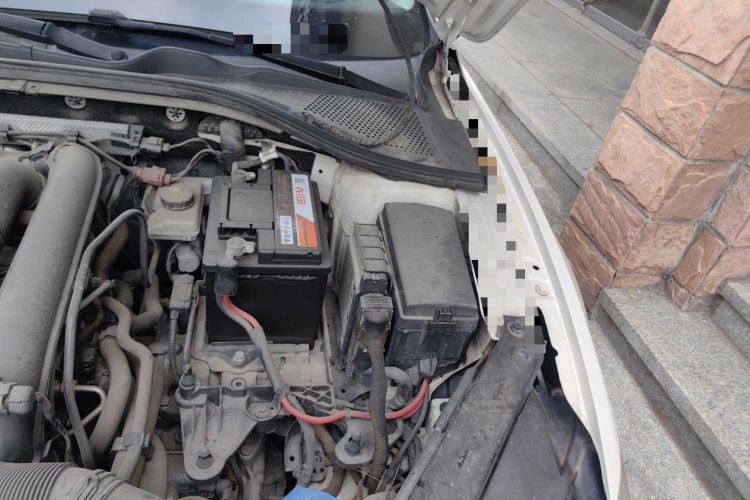 Used Volkswagen Lamando 2015 280TSI DSG Comfort Edition Engine Bay Left