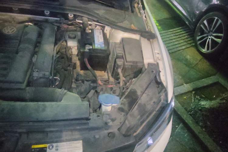 Used Volkswagen Lamando 2015 280TSI DSG Comfort Edition Engine Bay Left