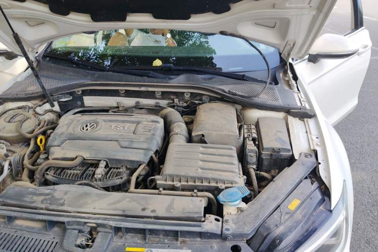 Used Volkswagen Lamando 2015 330TSI DSG Luxury Edition Engine Bay Left