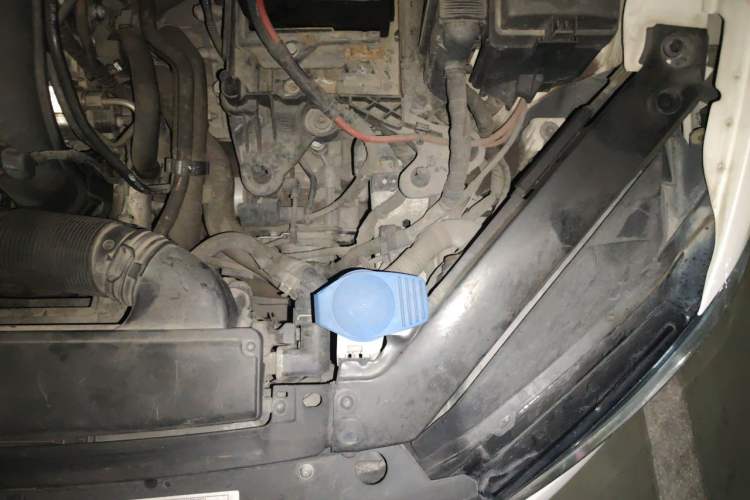 Used Volkswagen Lamando 2015 230TSI DSG Fashion Edition Engine Bay Left