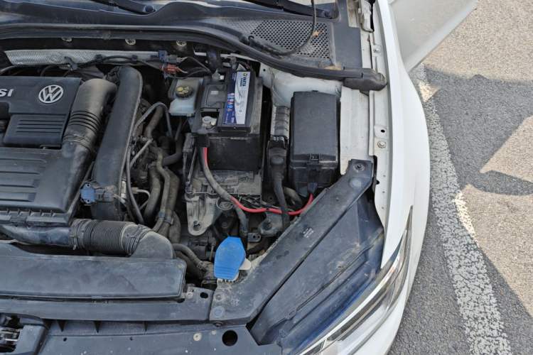Used Volkswagen Lamando 2015 230TSI DSG Fashion Edition Engine Bay Left