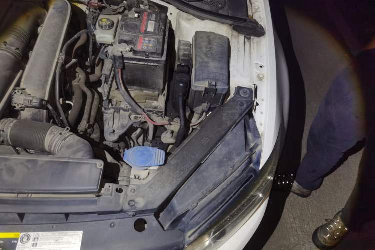 Used Volkswagen Lamando 2015 230TSI DSG Fashion Edition Engine Bay Left