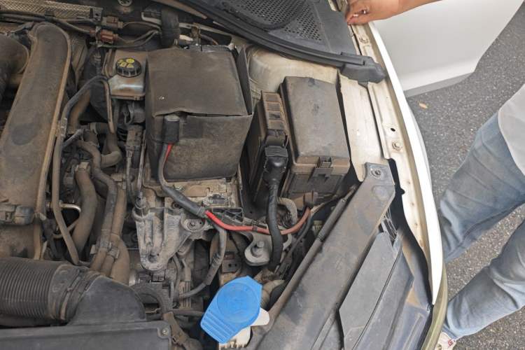 Used Volkswagen Lamando 2015 280TSI DSG Comfort Edition Engine Bay Left