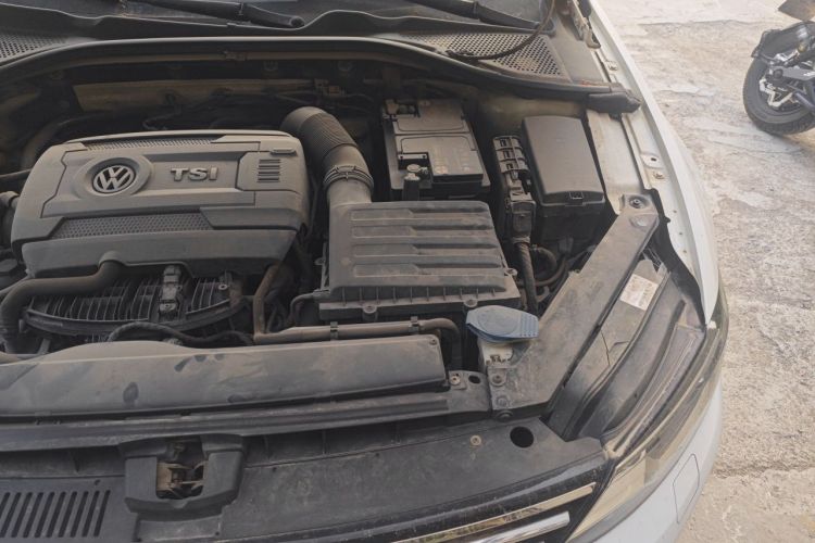 Used Volkswagen Lamando 2015 330TSI DSG Luxury Edition Engine Bay Left