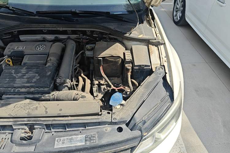 Used Volkswagen Lamando 2015 280TSI DSG Comfort Edition Engine Bay Left