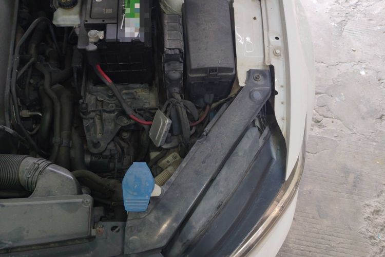 Used Volkswagen Lamando 2015 230TSI DSG Fashion Edition Engine Bay Left