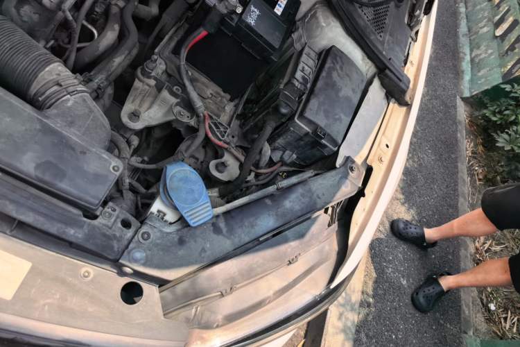 Used Volkswagen Lamando 2015 280TSI DSG Comfort Edition Engine Bay Left