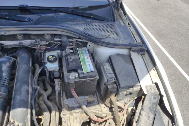 Used Volkswagen Lamando 2015 280TSI DSG Comfort Edition Engine Bay Left
