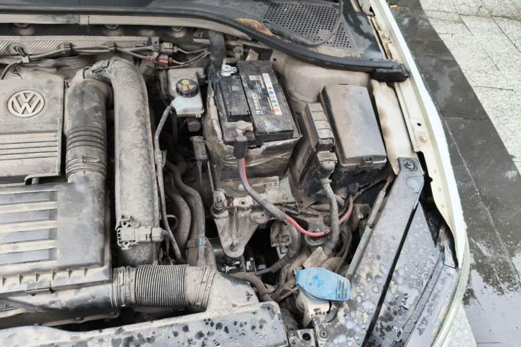 Used Volkswagen Lamando 2015 280TSI DSG Comfort Edition Engine Bay Left