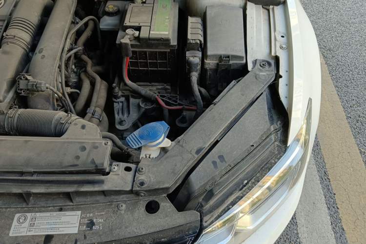 Used Volkswagen Lamando 2015 230TSI DSG Fashion Edition Engine Bay Left