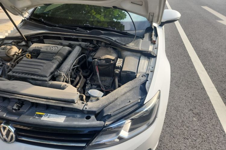 Used Volkswagen Lamando 2015 280TSI Manual Comfort Edition Engine Bay Left