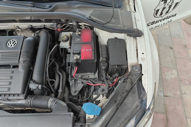 Used Volkswagen Lamando 2015 230TSI DSG Fashion Edition Engine Bay Left