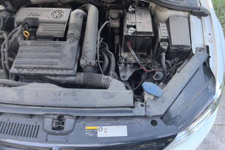 Used Volkswagen Lamando 2015 280TSI DSG Comfort Edition Engine Bay Left