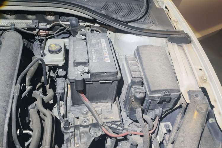 Used Volkswagen Lamando 2015 230TSI DSG Fashion Edition Engine Bay Left