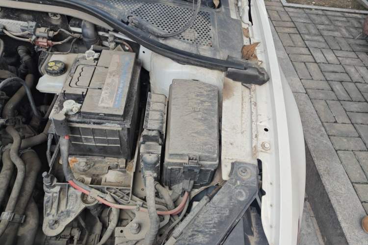 Used Volkswagen Lamando 2015 230TSI DSG Fashion Edition Engine Bay Left