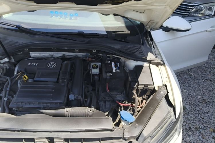 Used Volkswagen Lamando 2015 280TSI DSG Comfort Edition Engine Bay Left