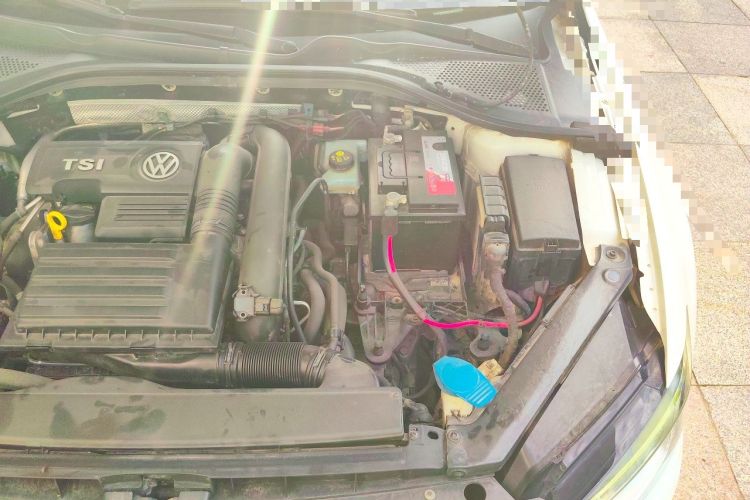 Used Volkswagen Lamando 2015 230TSI DSG Fashion Edition Engine Bay Left