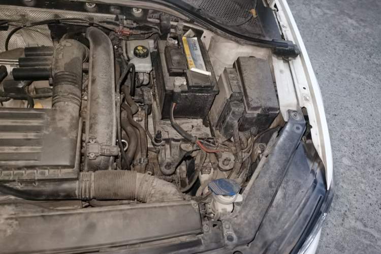 Used Volkswagen Lamando 2015 230TSI DSG Fashion Edition Engine Bay Left