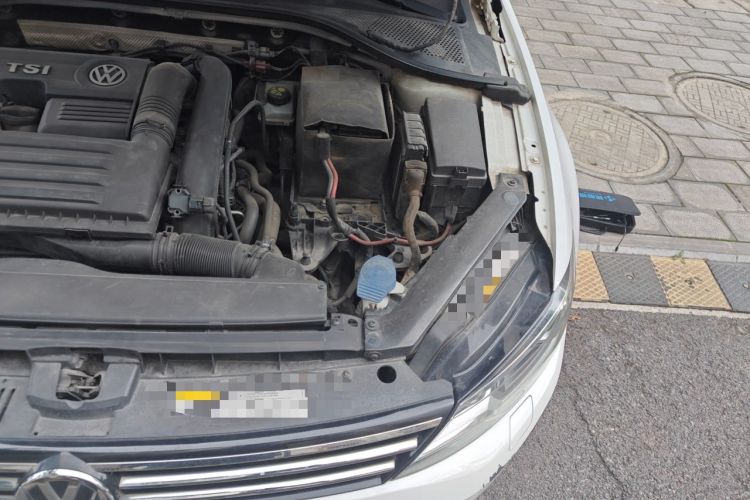 Used Volkswagen Lamando 2015 280TSI DSG Luxury Edition Engine Bay Left