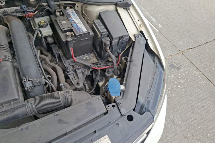 Used Volkswagen Lamando 2015 230TSI DSG Fashion Edition Engine Bay Left